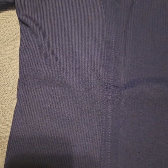 Koi Scrub top. Dark blue. Lg - Picture 6 of 6